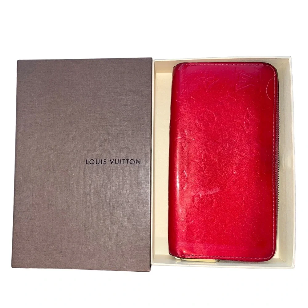 Louis Vuitton Red Embossed Wallet - Picture 16 of 16